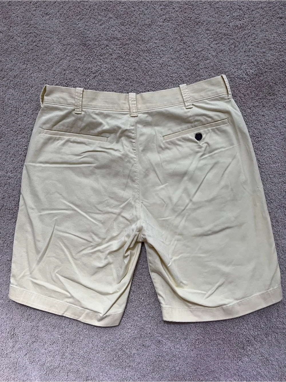 J. Crew Men’s pale yellow Flat Front Chino Shorts